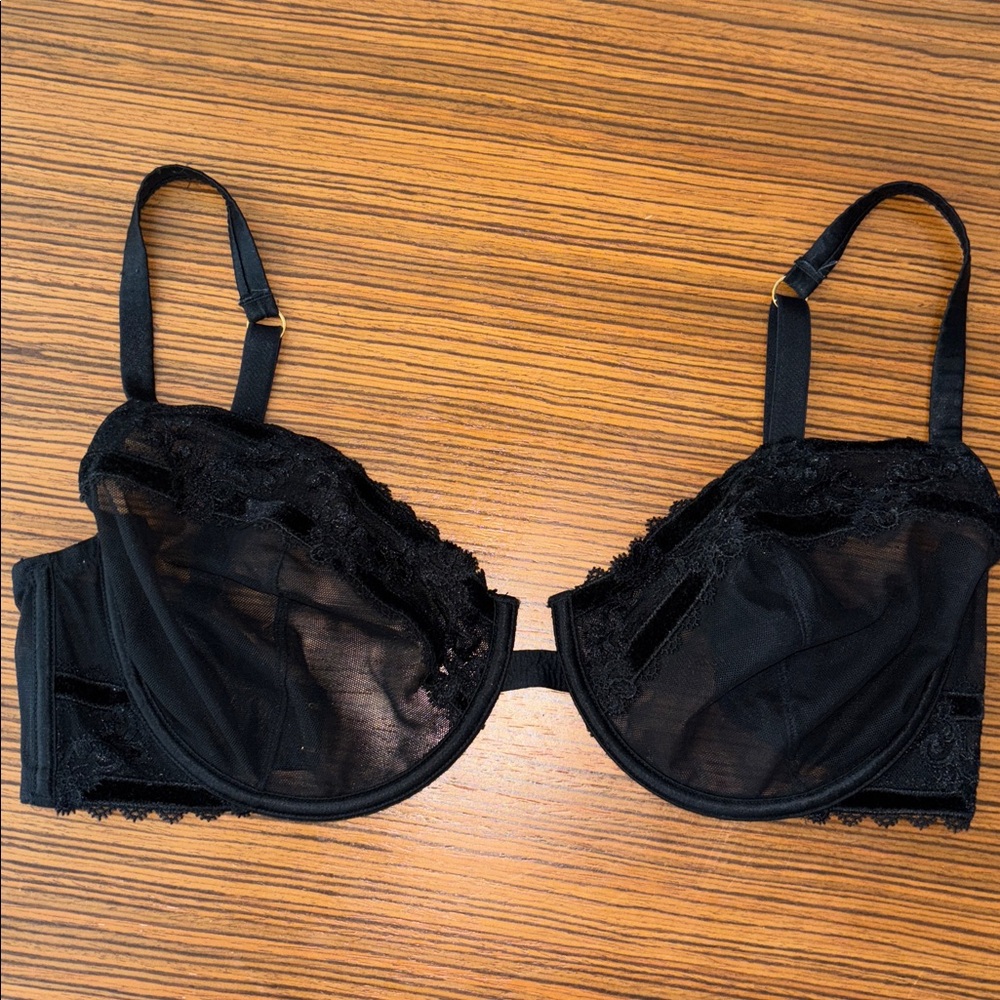 Victoria Secret 36DDD Black Lace Bra